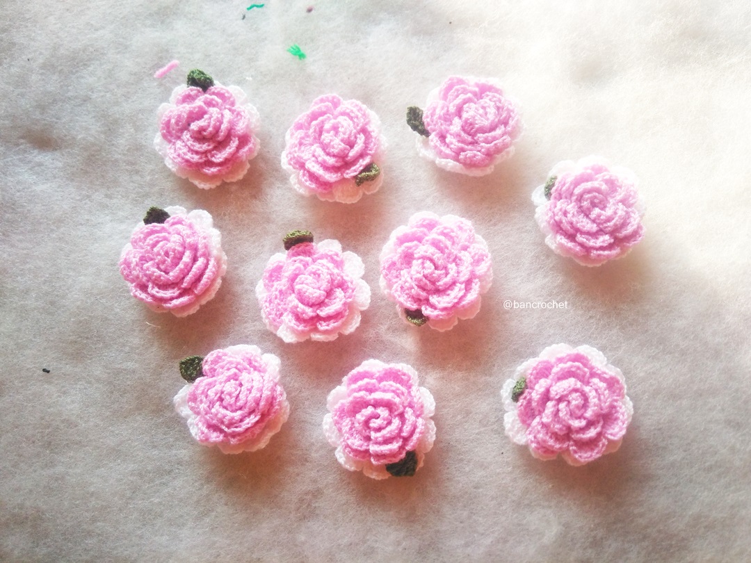 Bancrochet ดอกกุหลาบถักโครเชต์ crochet rose flowers สีชมพู 1.5 นิ้ว