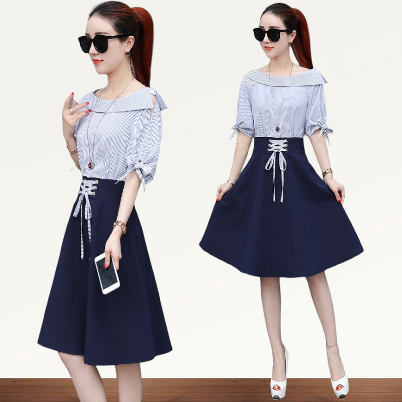 Dress4617 เดรสปาดไหล่ลายริ้วเล็กสีฟ้าขาวตัดต่อกระโปรงผ้าซาร่าสีพื้นกรม แขนสามส่วนผูกโบว์ เอวแต่งเชือกผูก