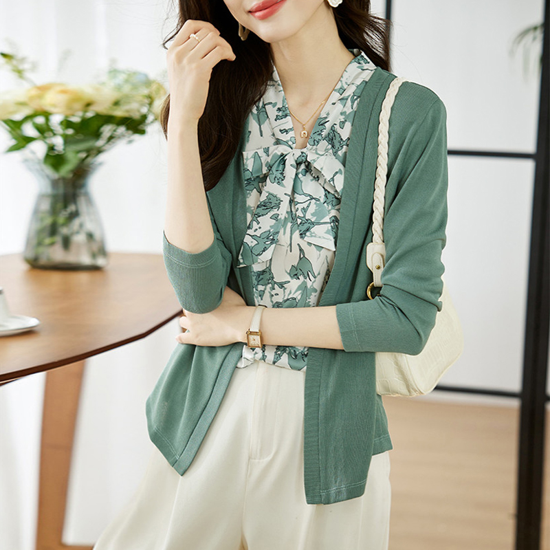 เสื้อเชิ้ตผู้หญิงแขนยาว เสื้อเชิ้ตผู้หญิงใส่ทํางาน 390 บาทต่อชิ้น ฟรีค่าจัดส่ง