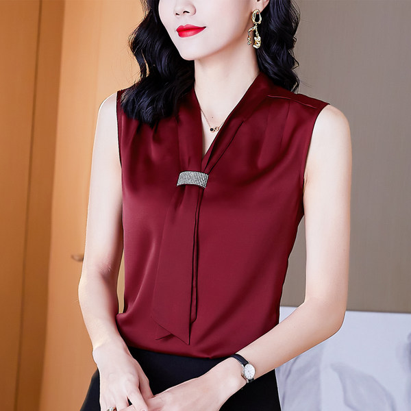 เสื้อแขนกุดแฟชั่น
