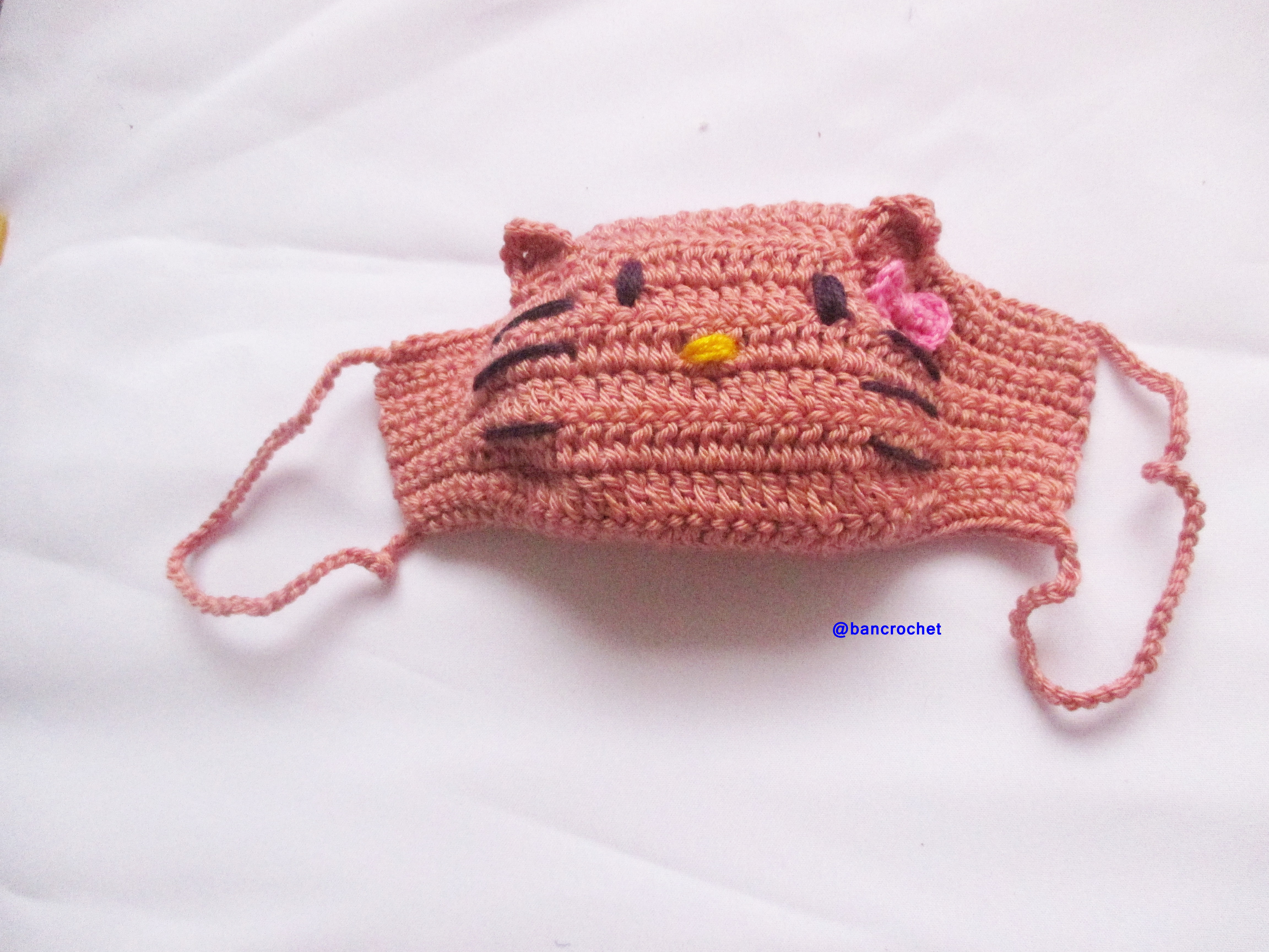 Bancrochet ผ้าปิดจมูกถักโครเชต์ ลายคิตตี้ Crochet mask fashion หลากสี 4 นิ้ว