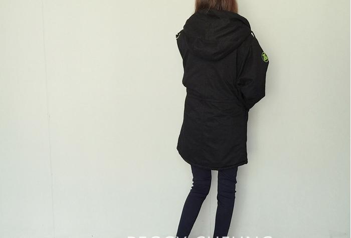 เสื้อคลุมกันหนาวฮู้ดดี้ ทรงโคล่ง สีดำ เท่ๆ ผ้าไม่หนามาก กันหนาวกันลม ซับในขนแมวนุ่มๆ พร้อมส่งจ้า ดำ