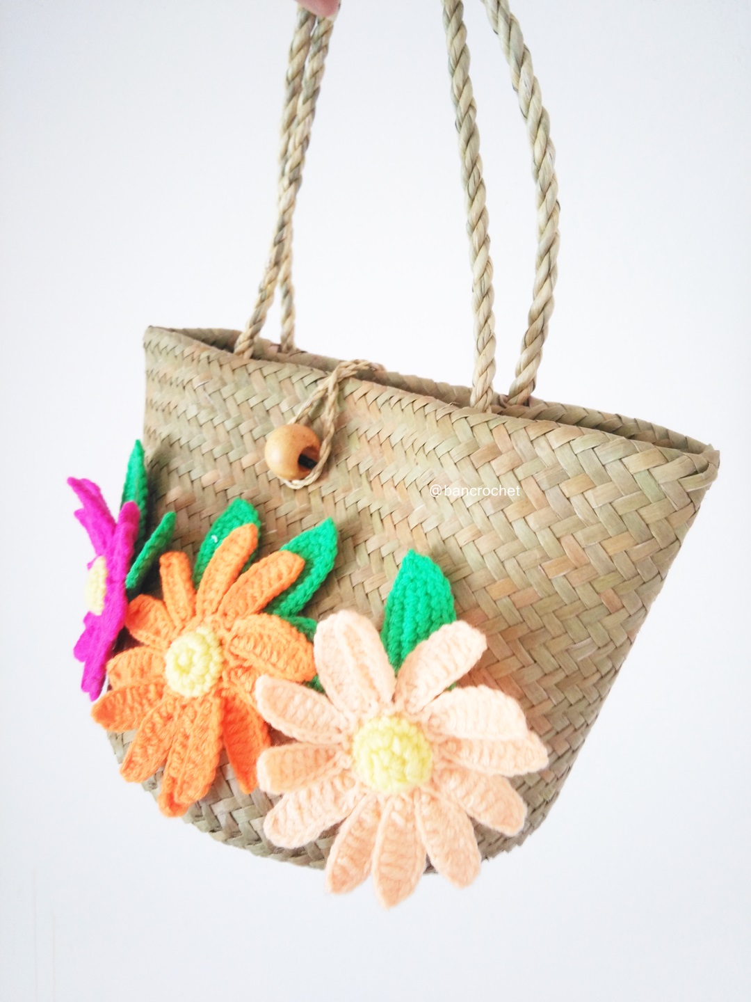 Bancrochet กระเป๋าสานกระจูดประดับดอกไม้ grajood basket weave bags คละสี 7*10*7*12 นิ้ว