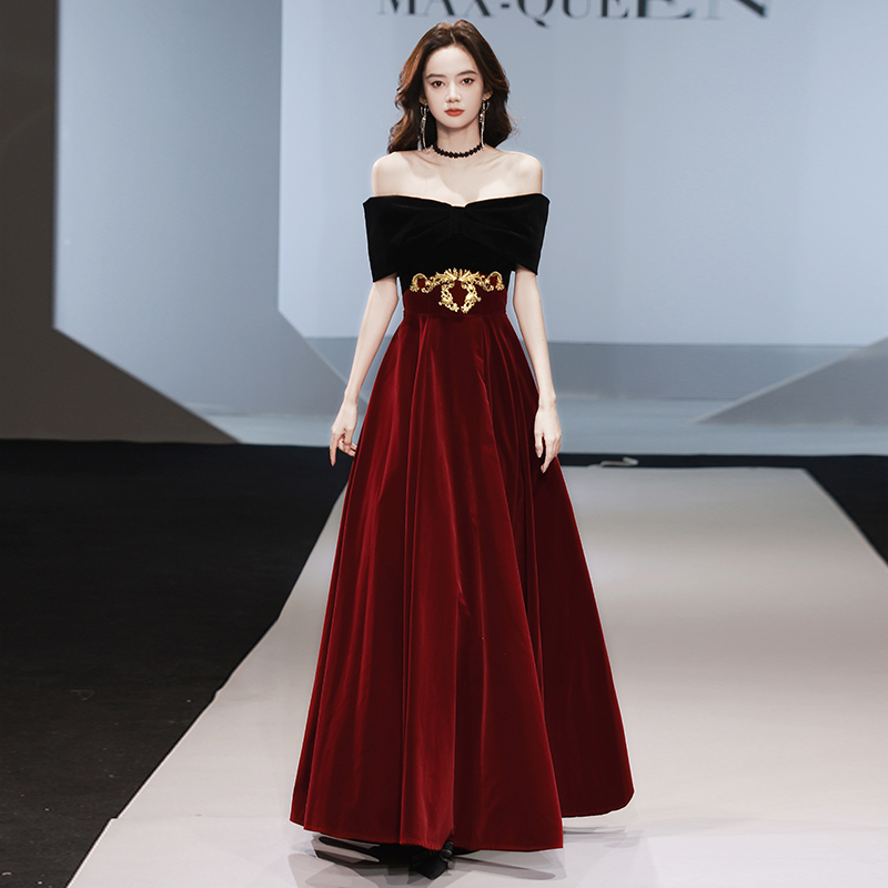 ชุดราตรี ชุดราตรีสวยหรู แบบ ทันสมัย Evening dress