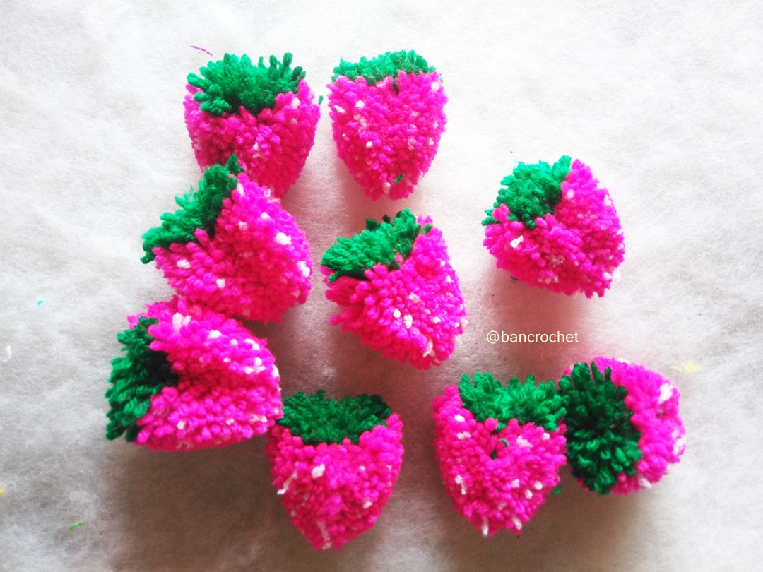 Bancrochet ปอมปอมสตรอเบอรี่ Pompoms strawberry สีบานเย็น 2 นิ้ว