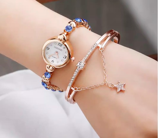 นาฬิกาข้อมือ ผู้หญิง ฝังคริสตรัลแท้ สีแดง ขาว มาพร้อมกับ ชุด กำไลเพชร จี้ดาว แบบหรูหรา 699508