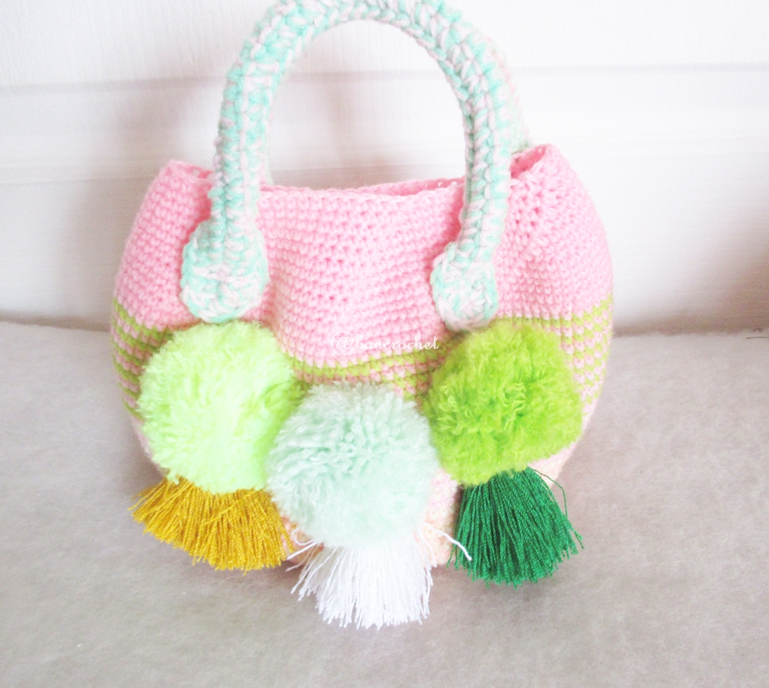 กระเป๋าถักโครเชต์ประดับปอมปอม handbag crochet