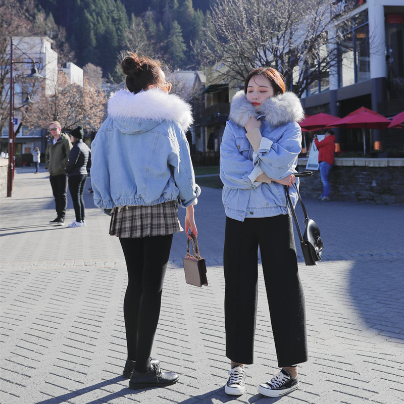 เสื้อกันหนาว ช่วงตัวเป็นผ้ายีนส์ ด้านในบุขนช่วงตัว ช่วงแขนบุซับในกันลม พร้อมขนเฟลอฟูนุ่มมาก งานดี การรันตีจ้า มี 3 สีน้า same pic