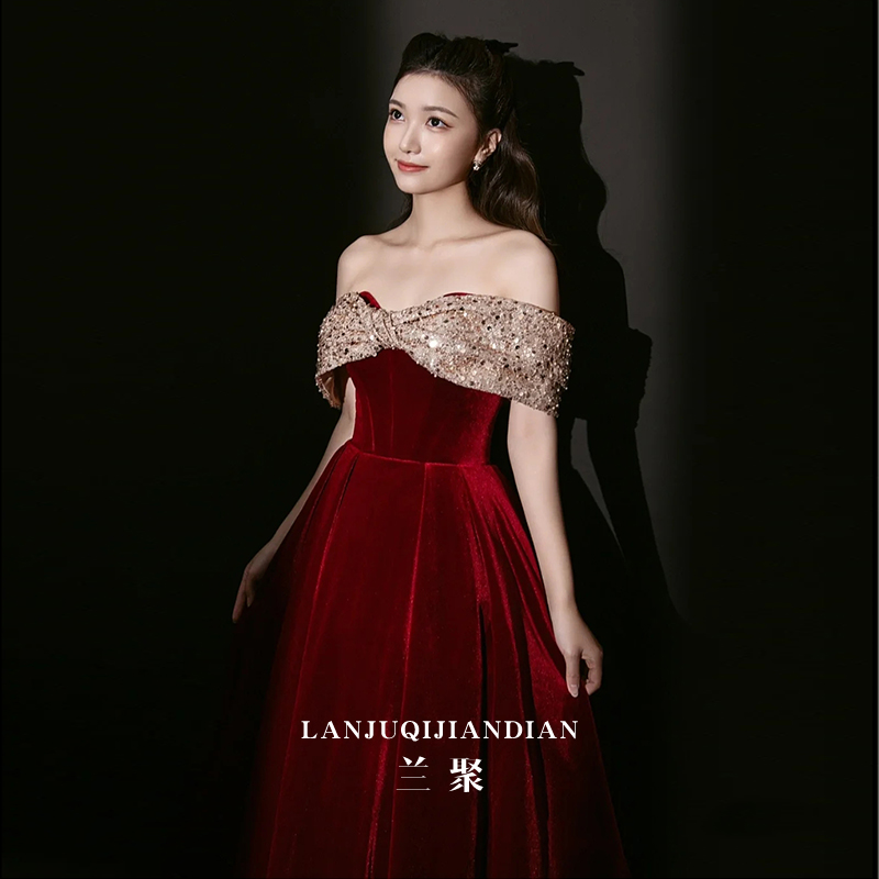 ชุดราตรี ชุดราตรีสวยหรู แบบ ทันสมัย Evening dress