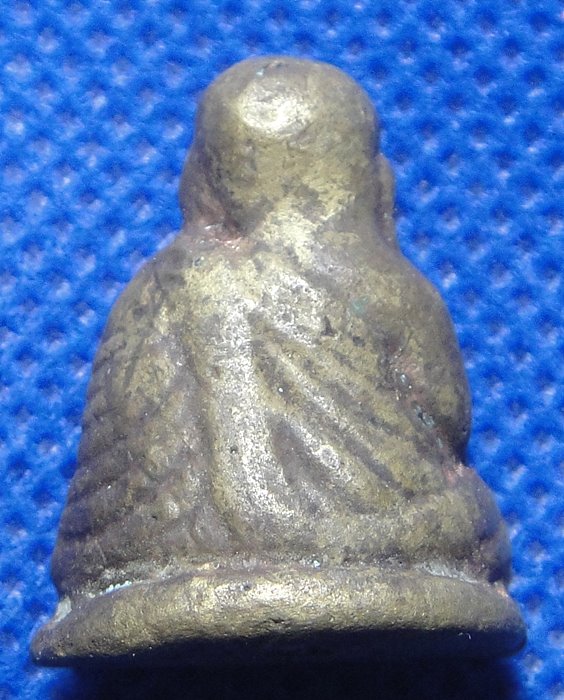 หลวงพ่อเงิน ปืนแตก