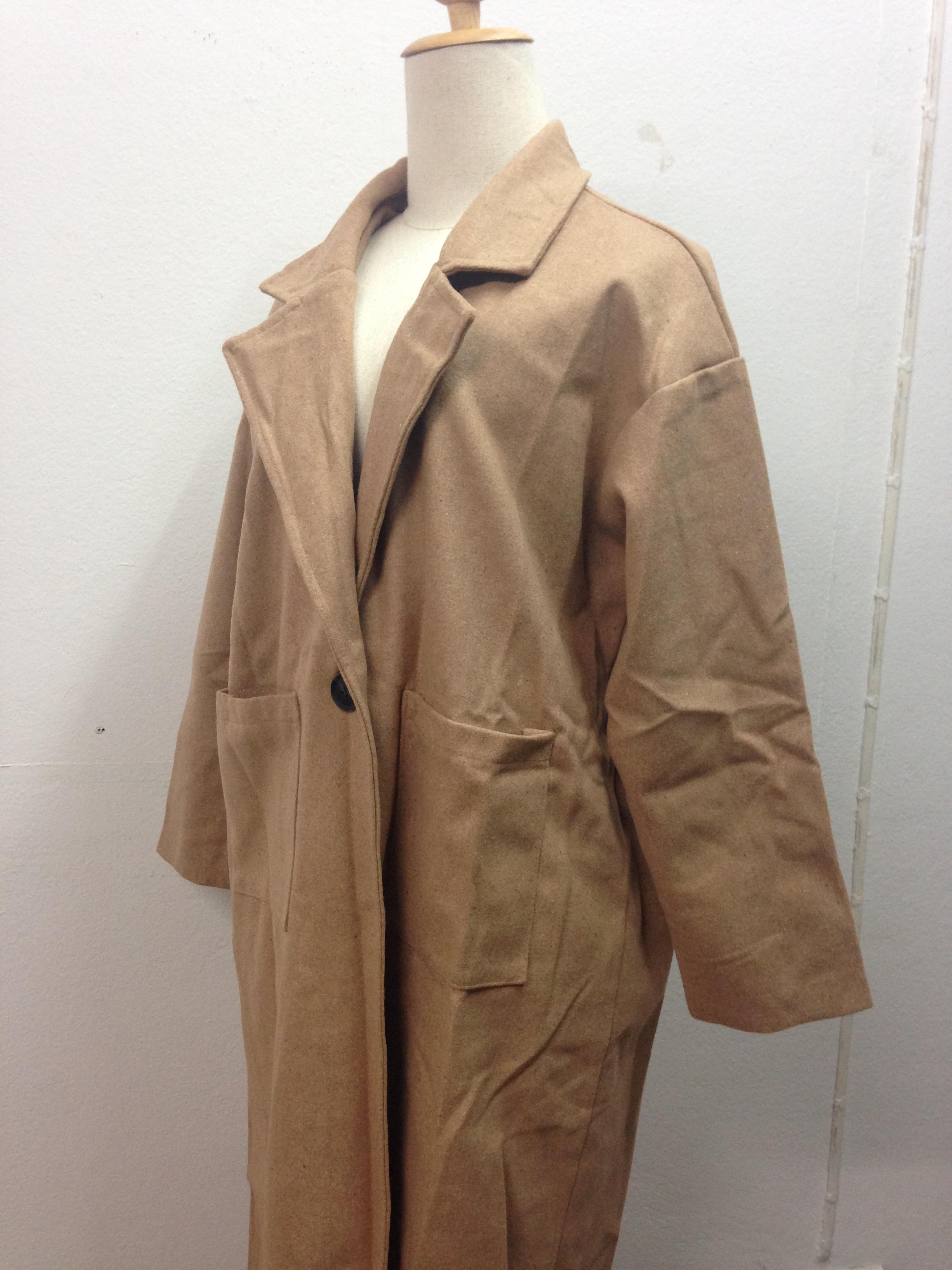 เสื้อโค้ททรงสวย แบบผู้ดี ผ้าวูลผสม เนื้อไม่หนา บุซับในกันลม จะใส่คลุม หรือใส่เป็นเสื้อโค้ทปกติก็เก๋ค่า สำเนา สีน้ำตาล,สีเทา