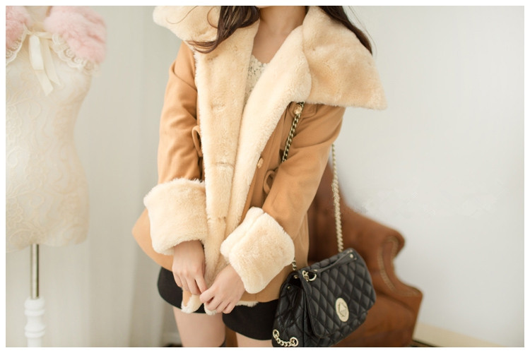 เสื้อโค้ทกันหนาว ทรงน่ารัก ด้านในบุผ้าขนแมวนุ่นลื่น ด้านนอกเป้นผ้าสำลีผสมกำมะหยี่ น่ารักค่าา สีกรมท่า,กากี กดเลือกด้านล่างได้เลยค่า