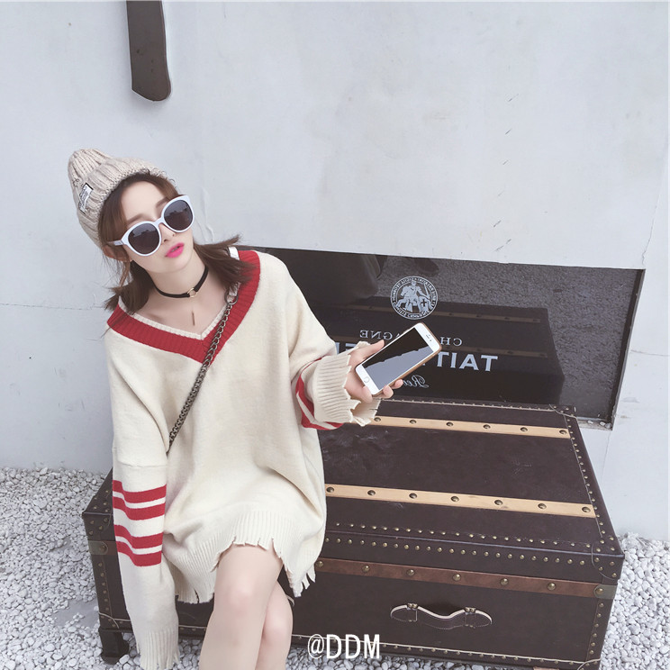 Sweater สไตล์เกาหลี แขนยาว เนื้อบางนุ่ม แต่งชายขาดๆ เพิ่มความเก๋ ขาว