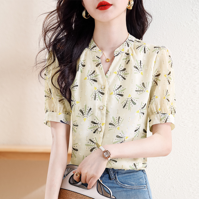 เสื้อเชิ้ตผู้หญิงแขนยาว เสื้อเชิ้ตผู้หญิงใส่ทํางาน 390 บาทต่อชิ้น ฟรีค่าจัดส่ง
