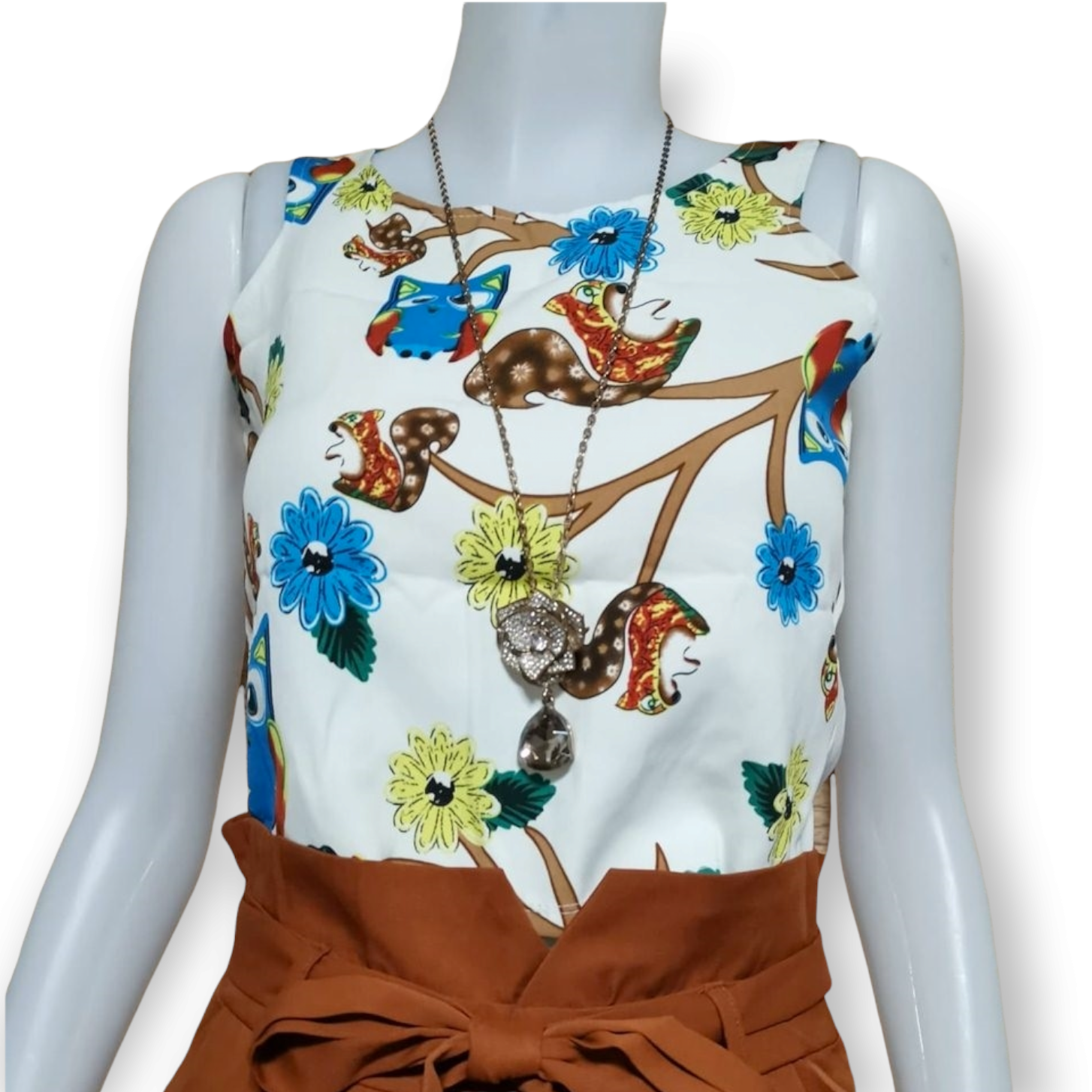 Blouse2602 เสื้อครอปแขนกุดลายกราฟฟิค ผ้าสกูบ้า(ผ้าเนื้อโฟม)เนื้อหนานุ่มลายนกฮูก โทนสีขาวครีม