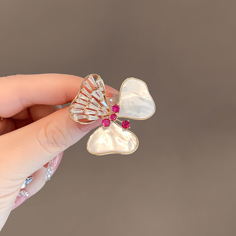 เข็มกลัด เข็มกลัดสวยๆ เข็มกลัดติดเสื้อ Brooch