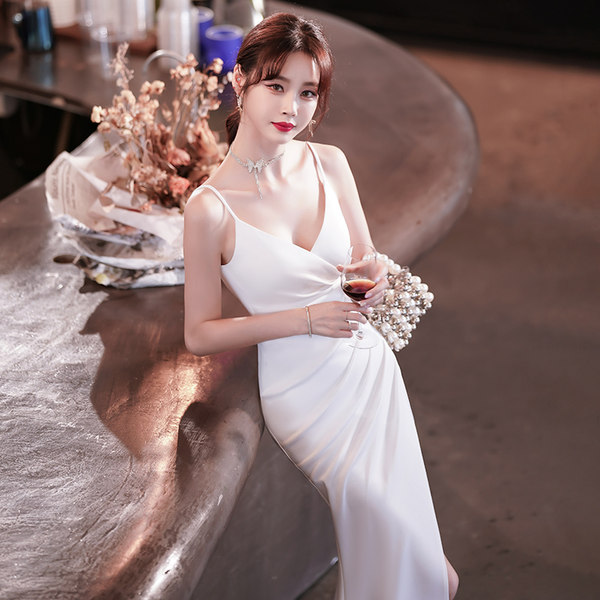 ชุดราตรี ชุดราตรีสวยหรู แบบ ทันสมัย Evening dress