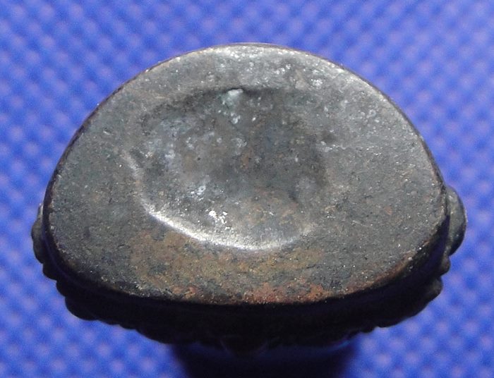 พระกริ่งก้นถ้วย