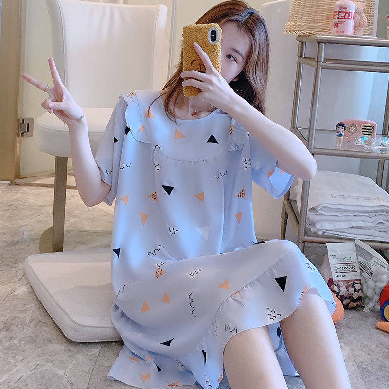 ชุดนอนผู้หญิง