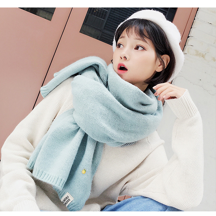 ผ้าพันคอไหมพรมเนื้อนุ่ม แต่งเข็มกลัด สัปปะรด น่ารัก สไตล์เกาหลี พร้อมส่ง same pic