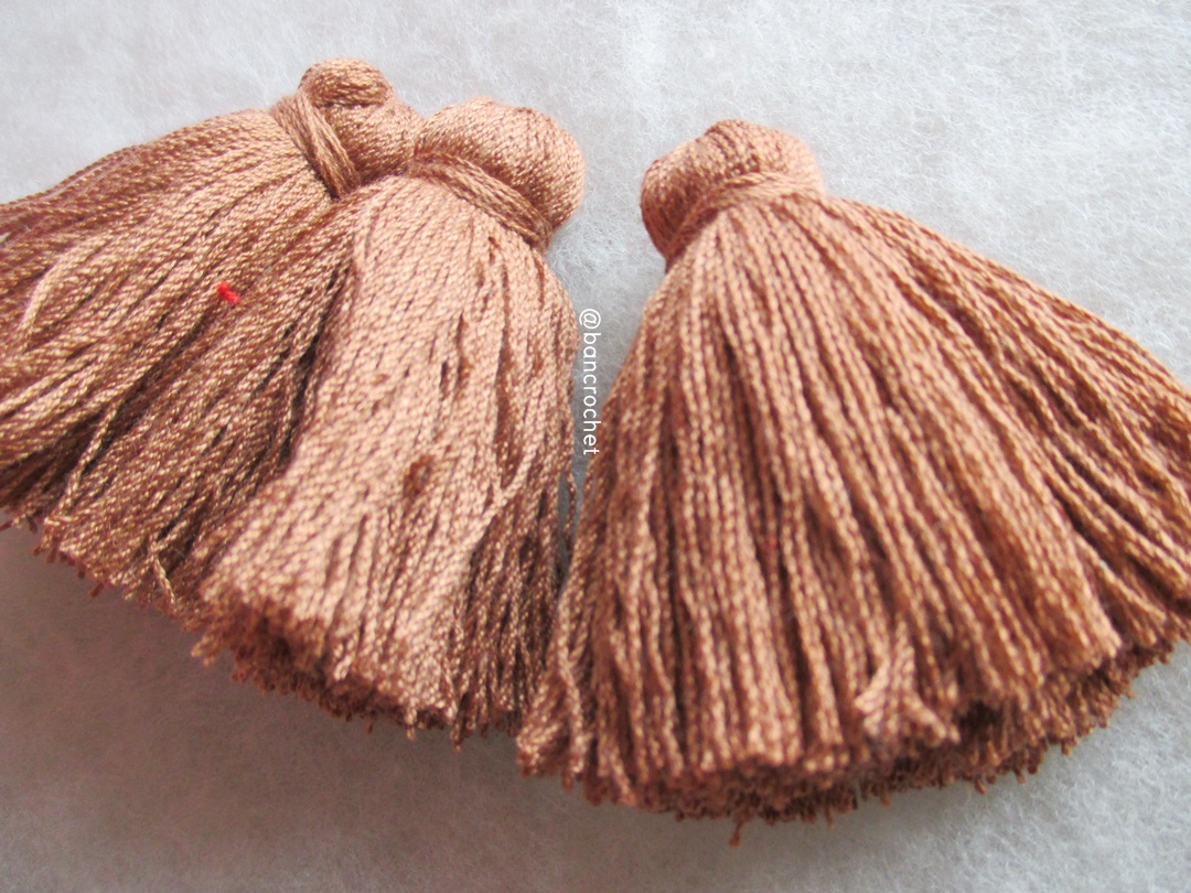 พู่แบบหนาฟู ขนาด 2 นิ้ว 4 ply tassel crochet acrylic yarn 4 ply น้ำตาล 2 นิ้ว