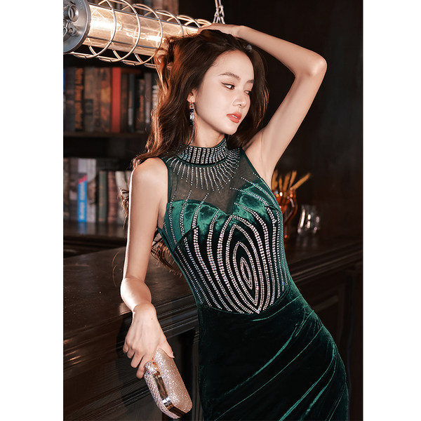 ชุดราตรี ชุดราตรีสวยหรู แบบ ทันสมัย Evening dress