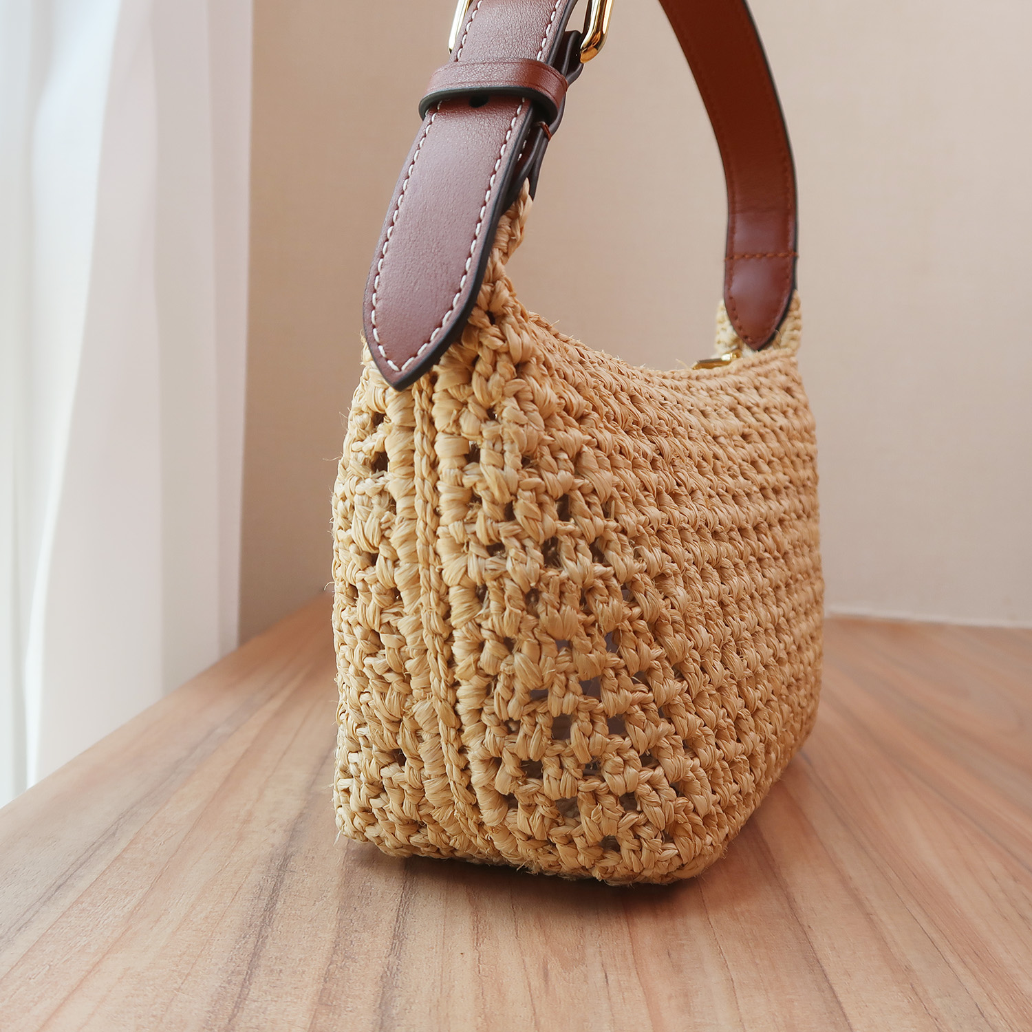 LV Natural Tan Raffia Hills Pochette (พารากอน 8 วัน)