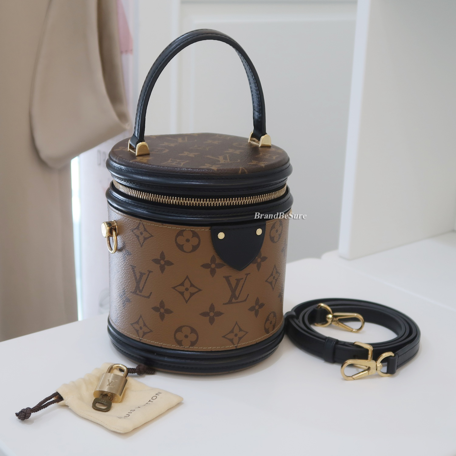 Louis Vuitton Monogram Reverse Cannes