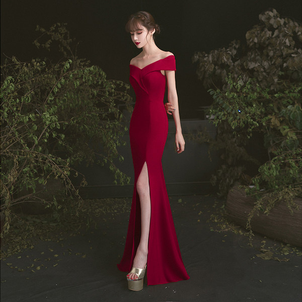ชุดราตรี ชุดราตรีสวยหรู แบบ ทันสมัย Evening dress