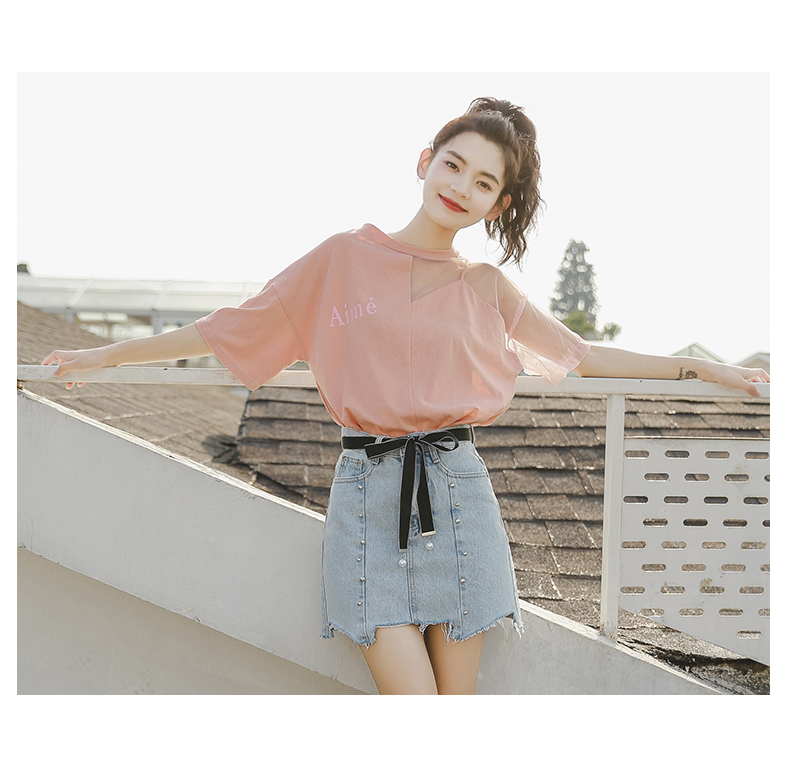 Blouse3841 เสื้อยืดแฟชั่นสีชมพู แขนสั้นซีทรู 1 ข้าง ผ้าคอตตอนเกรดพรีเมียมเนื้อดีนุ่มใส่สบายยืดหยุ่นสูง งานน่ารักดีเทลเก๋ๆ แมทช์กับขาสั้นหรือขายาวก็ดูดีไม่แพ้กัน