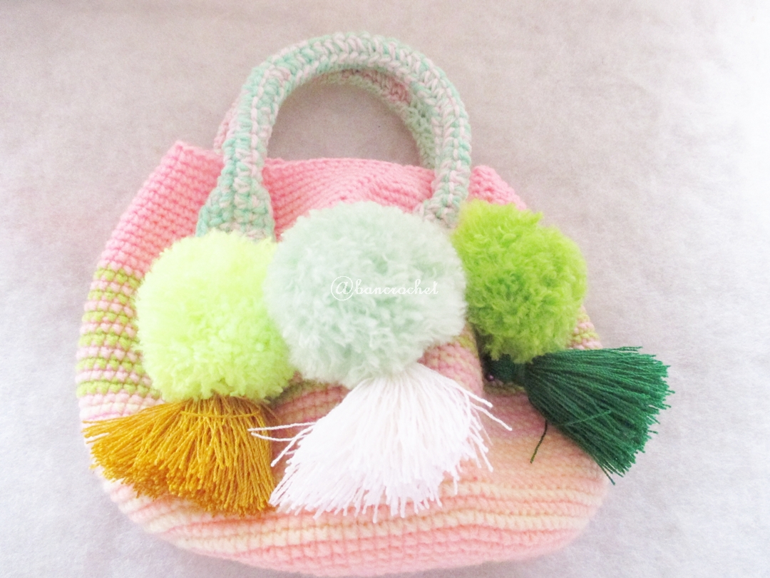 กระเป๋าถักโครเชต์ประดับปอมปอม handbag crochet