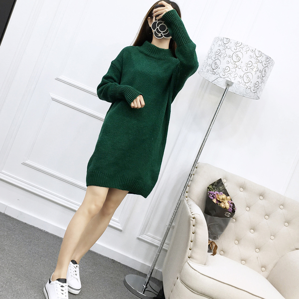 Sweater สีเขียว เสื้อไหมพรมถักยาว 27.5 นิ้ว ใส่ตัวเดียวเป็นมินิเดรสได้เลย เก๋ๆ ไหมพรมนุ่มยืดได้เยอะ
