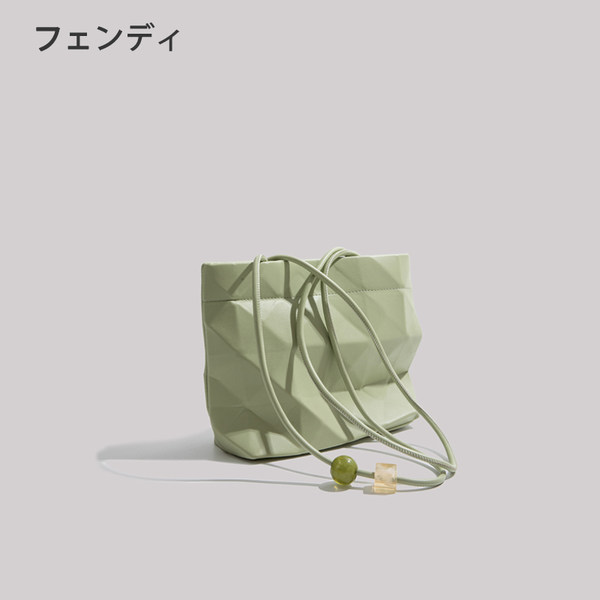 กระเป๋าสะพายข้างผู้หญิง กระเป๋าสะพายสไตล์เกาหลี By Japanese フェンディ authentic bag