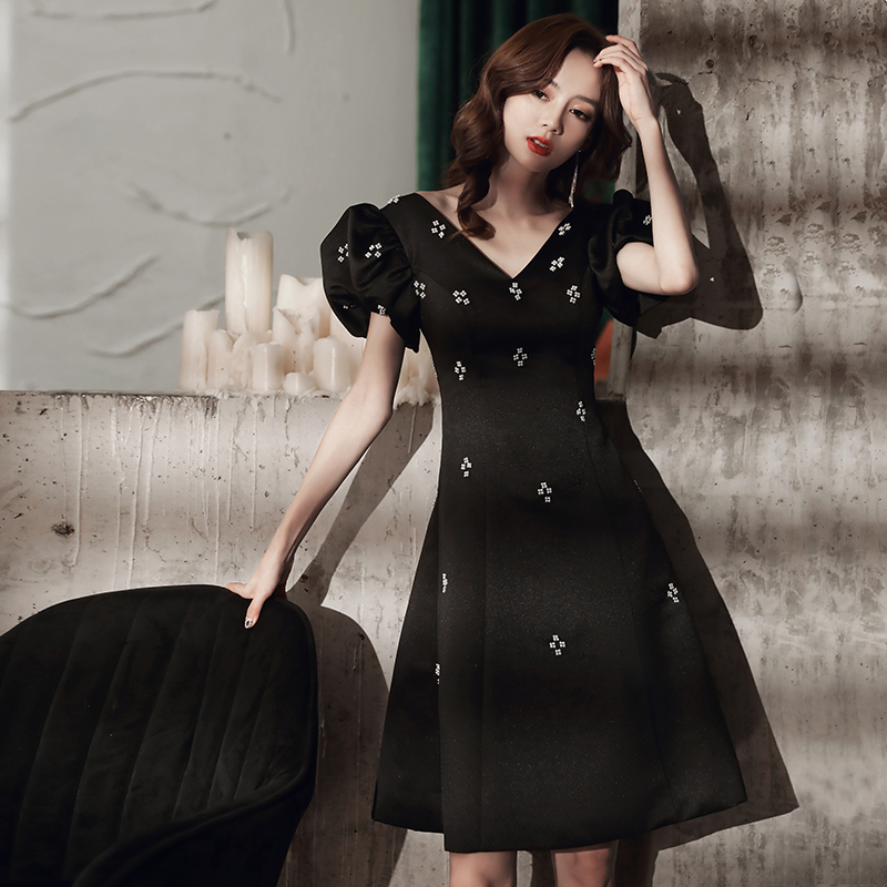 ชุดราตรี ชุดราตรีสวยหรู แบบ ทันสมัย Evening dress