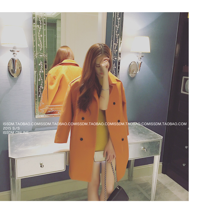 เสื้อโค้ทกันหนาว สีส้ม ทรงยาวโคล่ง แต่งกระดุุม 2 แถว ผ้าวูลผสมสักกะหลาด บุซับในกันลม พร้อมส่ง สีส้มโทนเดียวกับในภาพเลยค่า