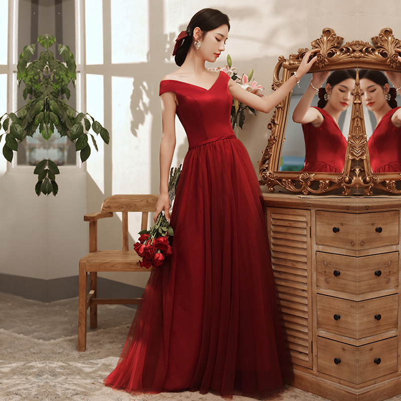 ชุดราตรี ชุดราตรีสวยหรู แบบ ทันสมัย Evening dress