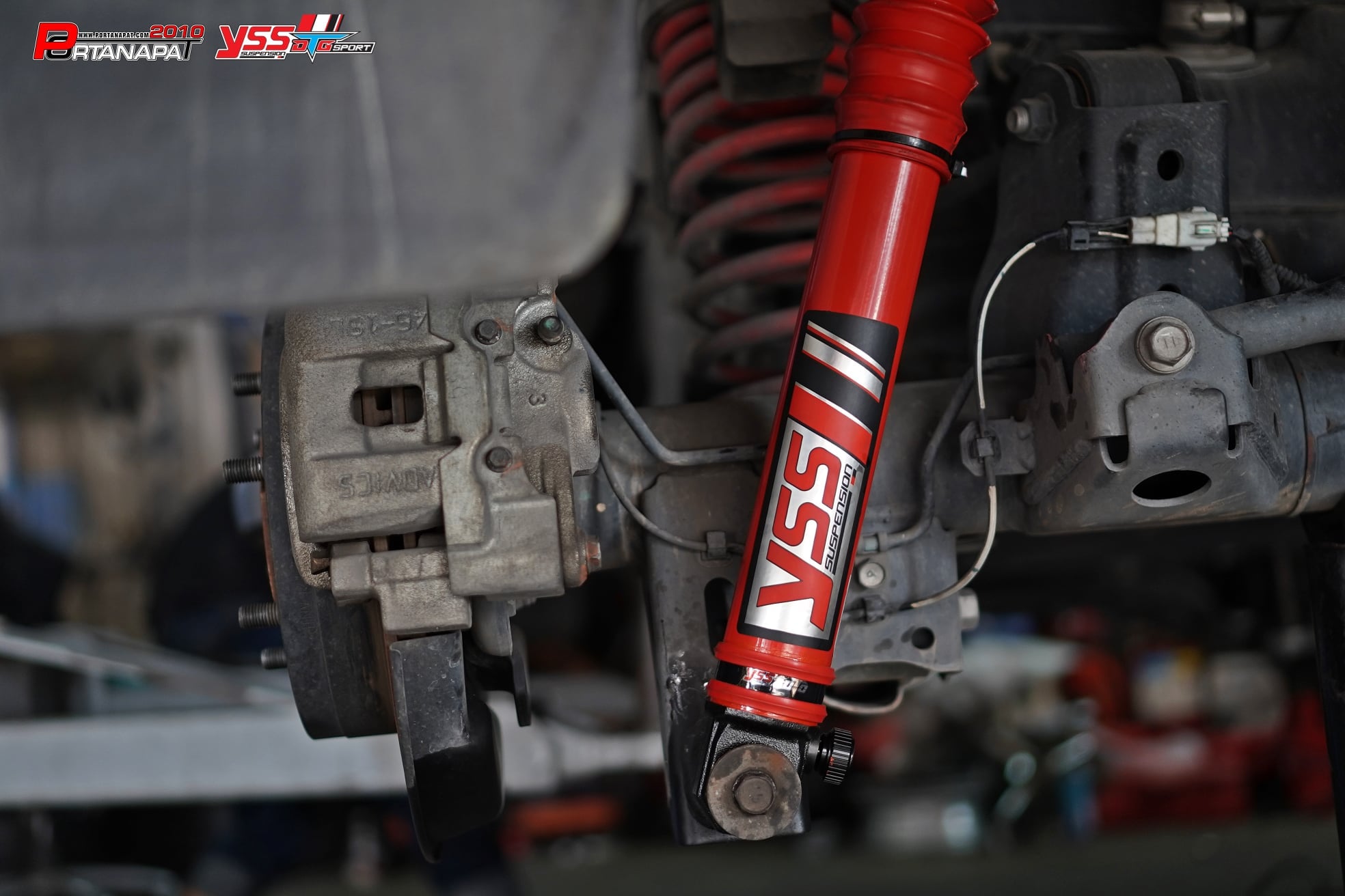 โช้คอัพรถยนต์ สปริง YSS รุ่น DTG SPORT รถ Toyota Fortuner ปี05-14