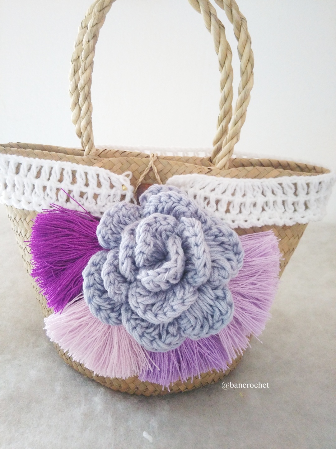 กระเป๋าสานกระจูดประดับดอกไม้ grajood basket weave bags ธรรมชาติ 7*10*7*12 นิ้ว