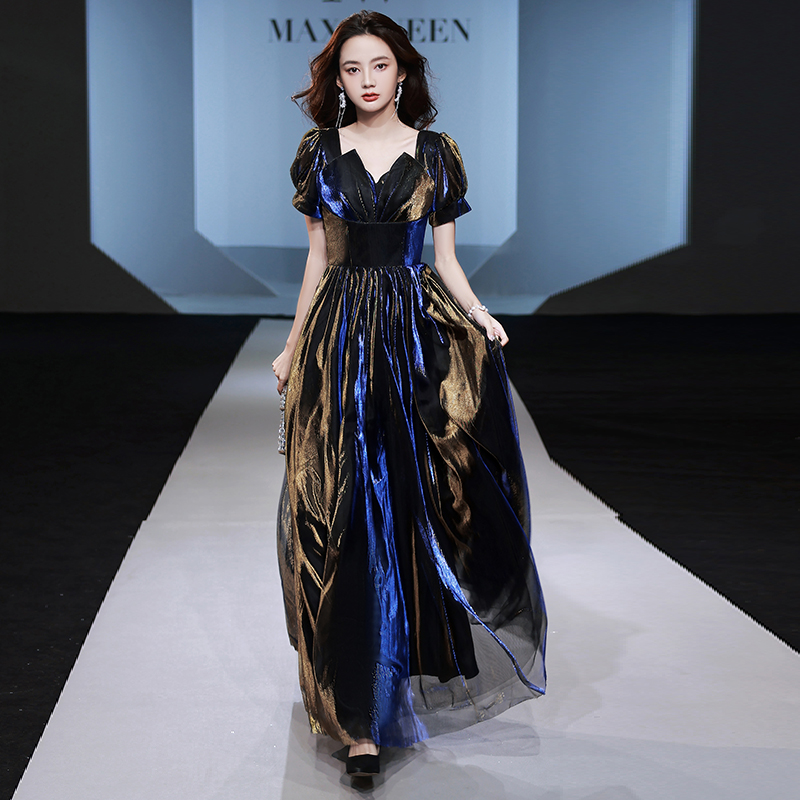 ชุดราตรี ชุดราตรีสวยหรู แบบ ทันสมัย Evening dress