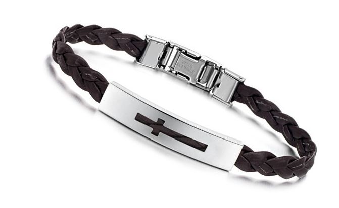 สร้อยข้อมือผู้ชาย กำไลข้อมือผู้ชาย หนังถัก สีดำ และ สีน้ำ ตกแต่งด้านหน้า เป็น ไม้กางเกง 316L Stainless Steel ไม่ลอก ไม่ดำ no 363476