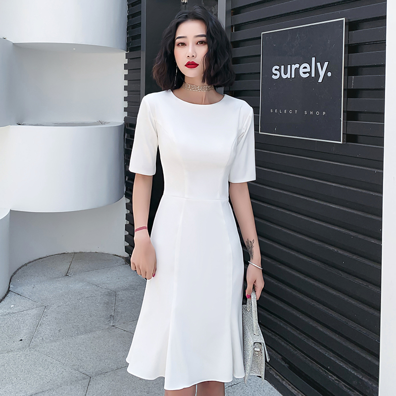 ชุดราตรี ชุดราตรีสวยหรู แบบ ทันสมัย Evening dress