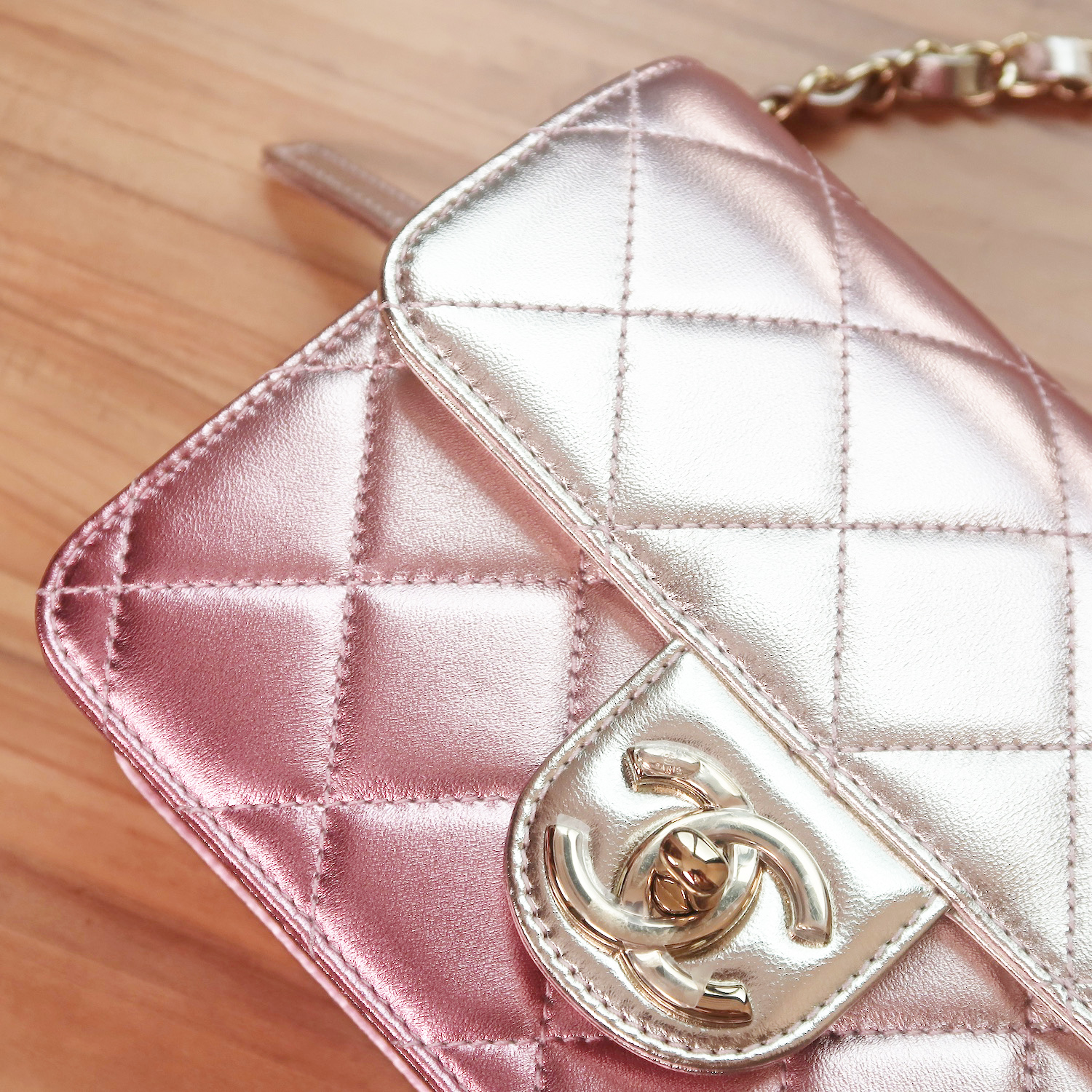 Chanel Rose Pink Metallic Lambskin Like A Wallet Flap GHW