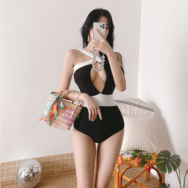 ชุดว่ายน้ำผู้หญิง ชุดว่ายน้ำน่ารัก Bikini ชุดไปทะเล