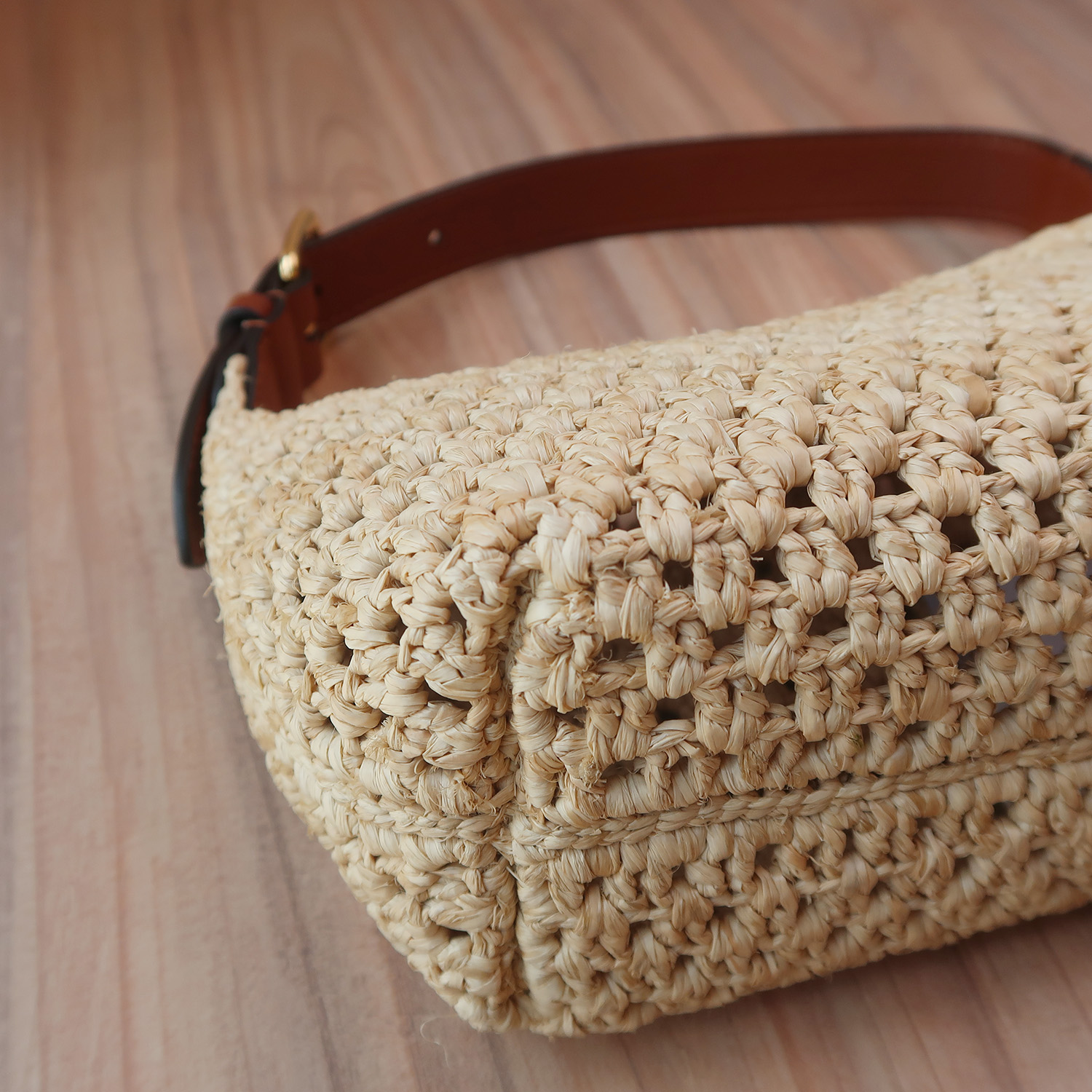 LV Natural Tan Raffia Hills Pochette (พารากอน 8 วัน)