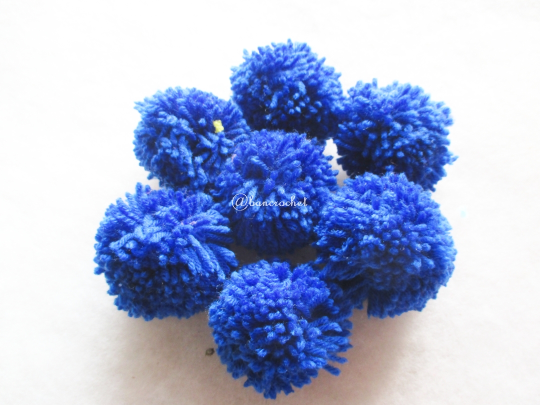 ปอมปอมไหมพรมสีน้ำเงิน ขนาด 2 นิ้ว pompoms crochet