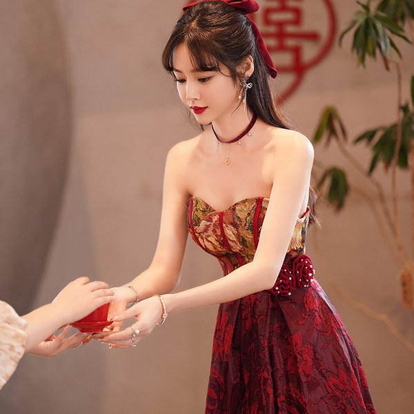 ชุดราตรี ชุดราตรีสวยหรู แบบ ทันสมัย Evening dress
