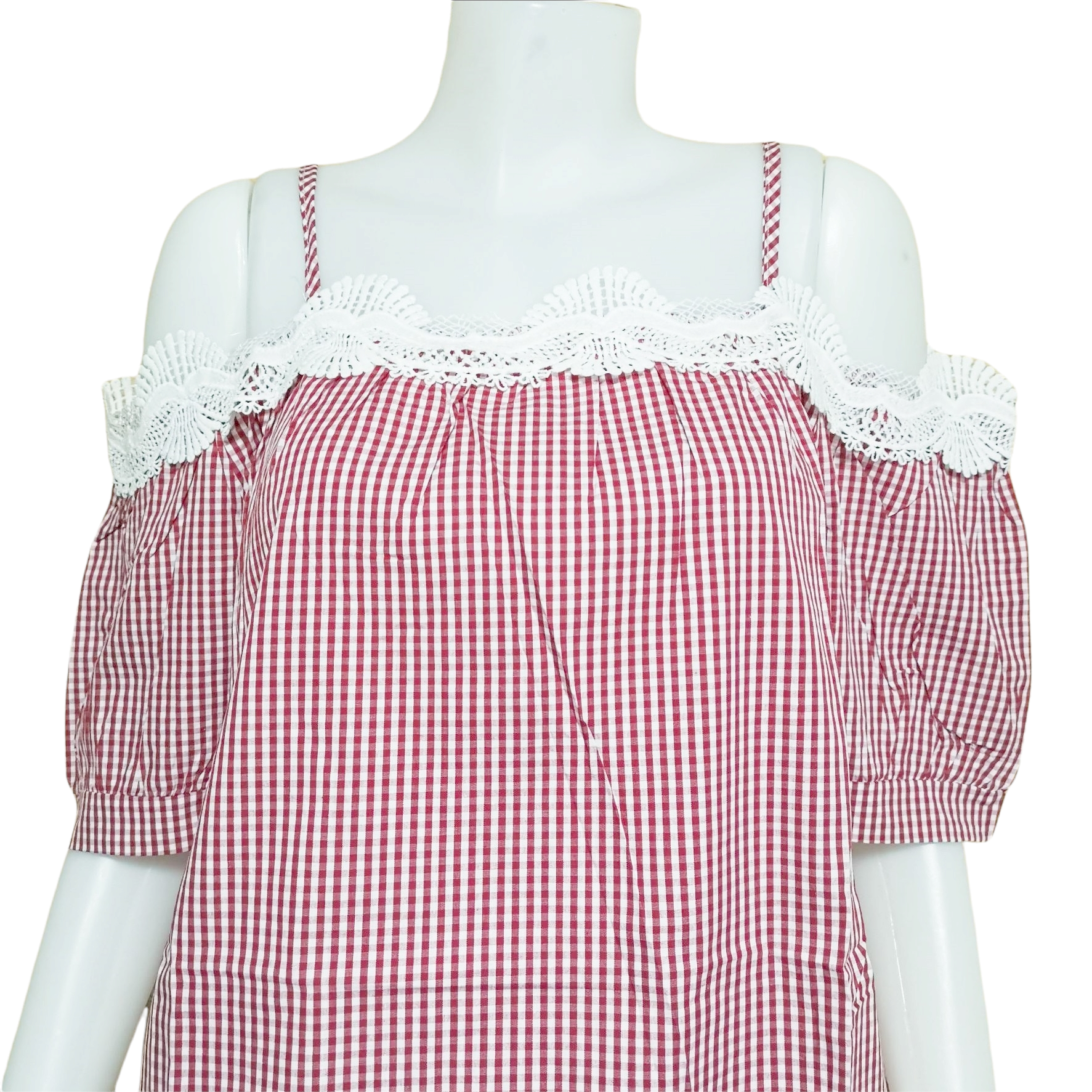 Blouse3855 เสื้อเปิดไหล่ลายสก็อตไซส์ใหญ่โทนสีขาวแดง อกแต่งลูกไม้ แขนตุ๊กตา ผ้าคอตตอนเนื้อดี งานน่ารักแมทช์กับอะไรก็สวย