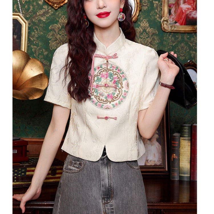 เสื้อเชิ้ตผู้หญิงใส่ทํางาน 390 บาทต่อชิ้น ฟรีค่าจัดส่ง