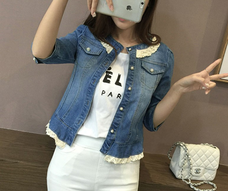 แฟชั่น เสื้อ jacket ยีนส์ แขนสามส่วน แจ็คเก็ตยีนส์ ผู้หญิง ผสม ผสาน กับผ้าลูกไม้ ได้อย่างลงตัว แฟชั่นเสื้อยีนส์มาใหม่ 241046