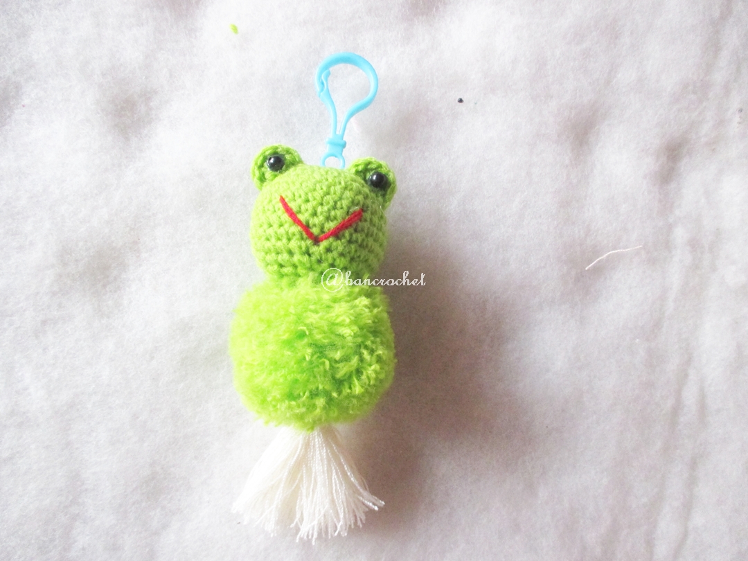 พวงกุญแจปอมปอมเคโระ pompoms keroro crochet keychain